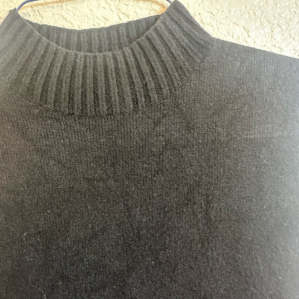 Chic black Ribbed Turtleneck Blouse
